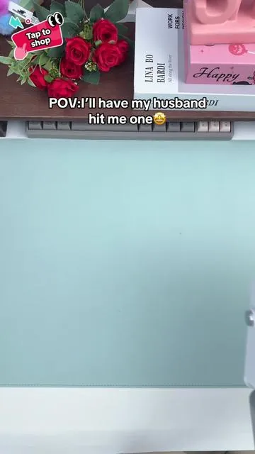 It starts playing before I even sit down #putare#fyp#trends#techgadgets#giftideas#tiktokmademebuyit#muscitok#inductionspeaker#bluetooth#amplificador#phoneholderstand#emergencypowerbank#weeklydeals#summerwins