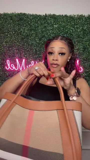 The bag I didn’t know I needed. I can fit my laptop, planner, makeup bag, wallet, water bottle, and still have room left! The quality honestly surprised me, the material feels premium, the stitching is flawless, and it’s sturdy without being bulky. If you’re looking for an everyday bag that’s cute and practical, this one is a 10/10.  #handbag #everydaybag #bagtok #fashiontok #tiktokshop