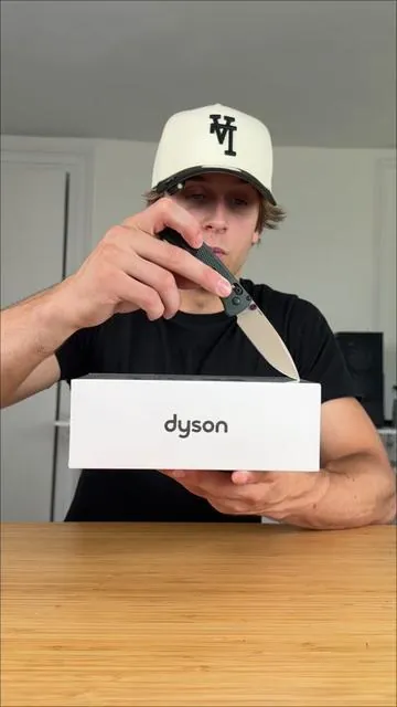 This summer is going to be a scorcher #dyson #summerfan #summer #dysonhushjet #portablefan 