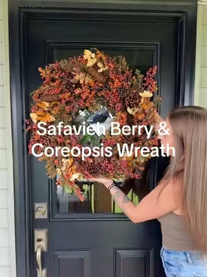 Was not missing out on a QVC fall wreath again this year 🤌🏻 #safavieh #fallwreath #doordecor #qvcwreath #fallaesthetic 