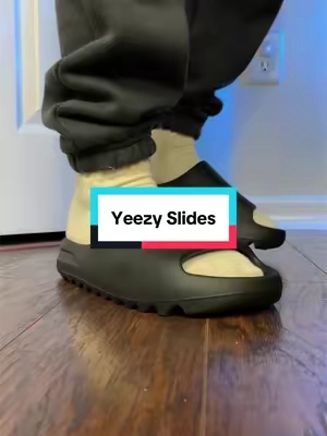 Definitely go up a size #yeezyslides #yeezys #slides 