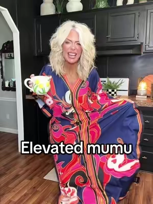 I got the navy print. It’s so pretty. I love a good elevated mumu. #mumu #kaftan #housedress @BsubseachFashion 