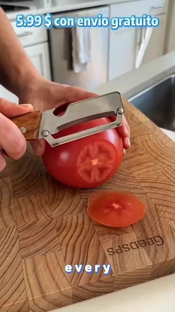 Sharp peeler! Less waste, comfy grip, 2-in-1 bottle opener! #kitchenessentialsea #MomHacks #VegetablePeeler #HomeCooking 
