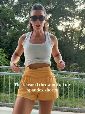 The only shorts I wear to walk now✨🍊 #halara #halaraeveryday #shorts #hgw #spandexshorts 