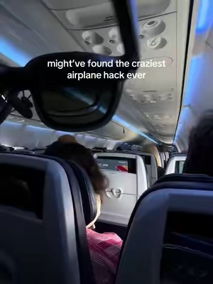 this might be the craziest airplane hack ever 🫪 #viture #viturelumapro #xrglasses #tiktokshopcreatorpicks #dealsforyoudays @VITURE US 