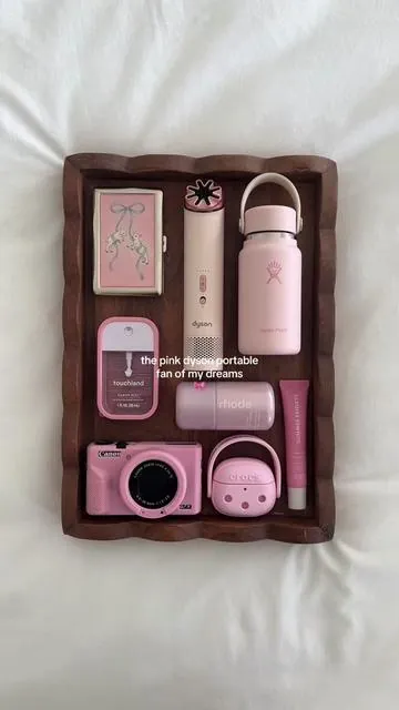 #dyson #portablefan #pink #summeressentials #handheldfan 