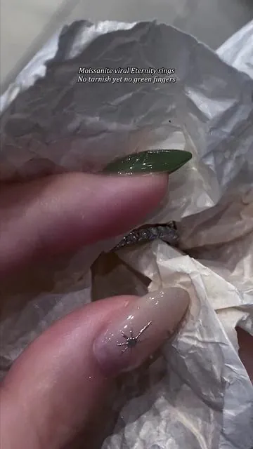 Moissanite viral Eternity rings No tarnish yet no green fingers#summerwins #tiktokshopdealsforyoudays #delzzad #dealsforyoudays #eternityband 