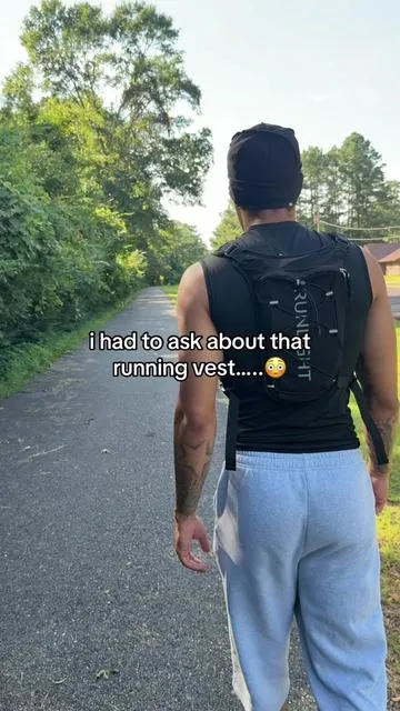i can’t believe tiktok has these 😳 #vestforrunning #runningvest #hikingvest #running #vest 