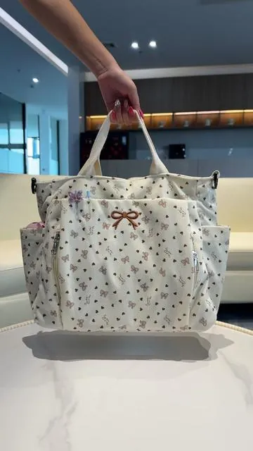 this bow heart tote bag is pure elegant girl energy🎀✨ #totebag #crossbodybag #casualbag #tiktokshopsummersale #tiktokshopcreatorpicks 