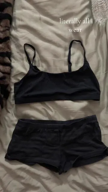 work from home 🤝🏻 matching lounge sets #brandymelville #inlyric #loungewear #pjsets #fashionfinds 