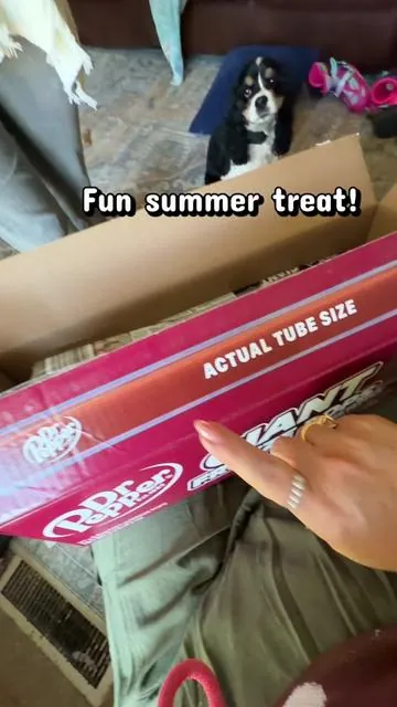 These Dr Pepper giant popsicles are the perfect summer treat for yall dr lovers!!   #summervibes #popsicles #drpepperpopsicles #freezepops #summertreat 