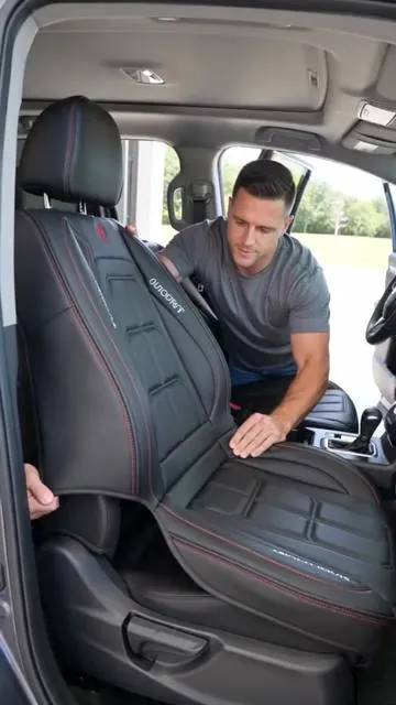 ¿Cansado de que tus asientos se manchen? Dale un nuevo look a tu auto. 🚗 Estas fundas de asiento de cuero PU de alta calidad son la solución perfecta. Ofrecen protección completa para los cinco asientos, son impermeables, resistentes a manchas y súper fáciles de limpiar. Con su ajuste universal, tu coche lucirá impecable y protegido. ¡Mantén tu vehículo en las mejores condiciones sin esfuerzo! Tap to shop para conseguirlas. #fundasparacoche #proteccionauto #DealsForYouDays #AIGC #Moras