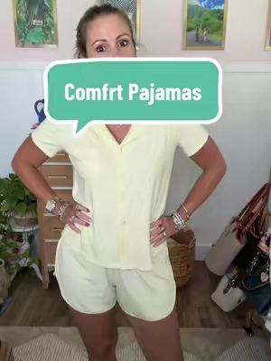 Sooo cozy slinky ribbed pajamas by @Comfrt #loungewear #pajamas #cozypjs #womenover40 