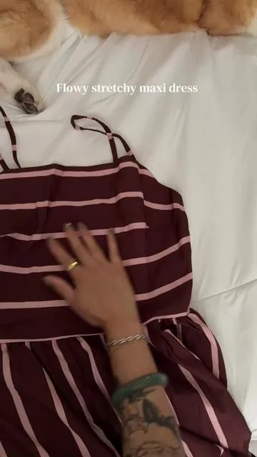 And it’s stretchy! #stripes #maxidress #stretchy #maternityoutfits #summeroutfits 
