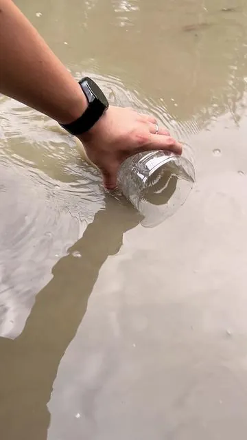 This Water Filter Turned Dirty Water Clear. #camping#outdoors#survival#skills#WaterPurifier 