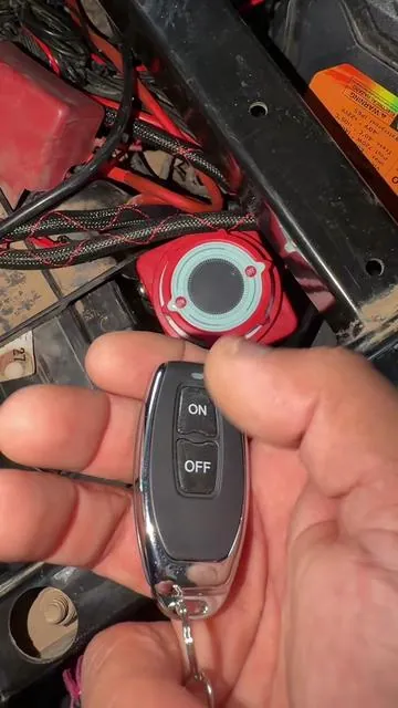 Se te descarga la batería, esta es la solución para que ya no pase eso. #batteryswitch #batterydisconnect #batterydisconnectswitch #battery #carbattery 