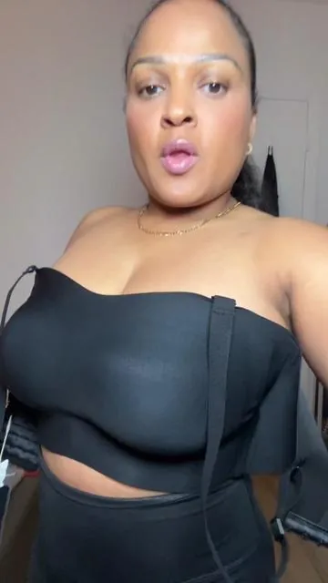 Wow this bra is genius #straplessbra #wirelessbra #jellybra #vrcomfybra #comfortablebra 