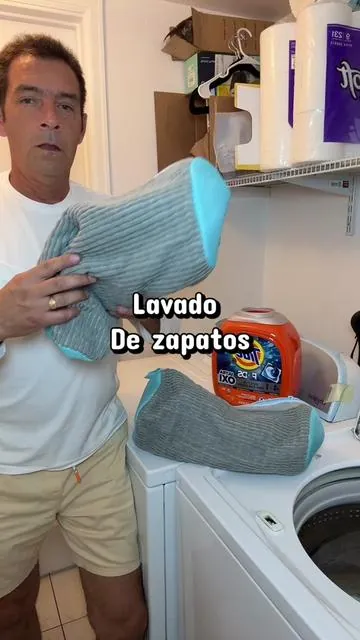 Lavado de zapatos #articulosparaelhogar #cosasdecasa #aseo #aseoenelhogar #lavanderia 