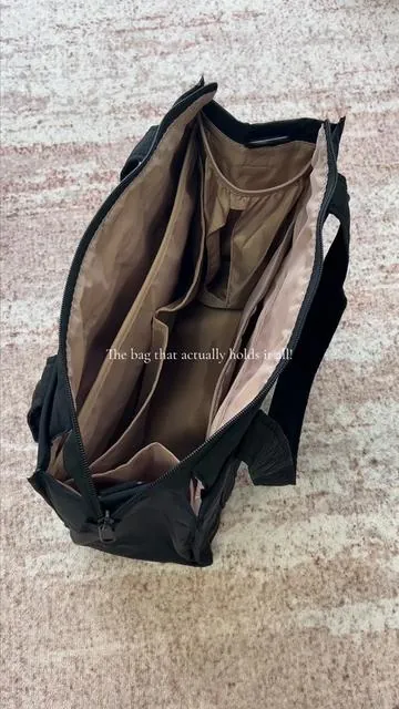 I am sooo obsessed with this bag! It holds everything I need & more, the fact it stands up by itself also is amazing!!!🥰#bagsmart #totebag #schoolbag #officebag #collegebag 