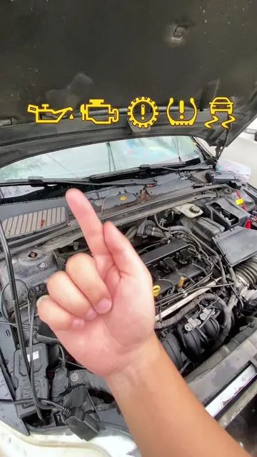No computer or app needed-just plug it in and it’ll tell you what’s wrong with your car!#obd2 #scanner #checkengine #tiktok #fyp 