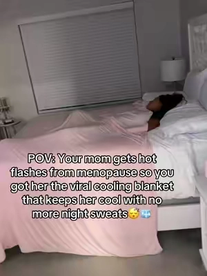 This blanket is PERFECT for hot sleepers🥶❄️‼️ #hotsleeper #coolingblanket #summermusthaves #tiktokmademebuyit #tiktokshopcreatorpicks 