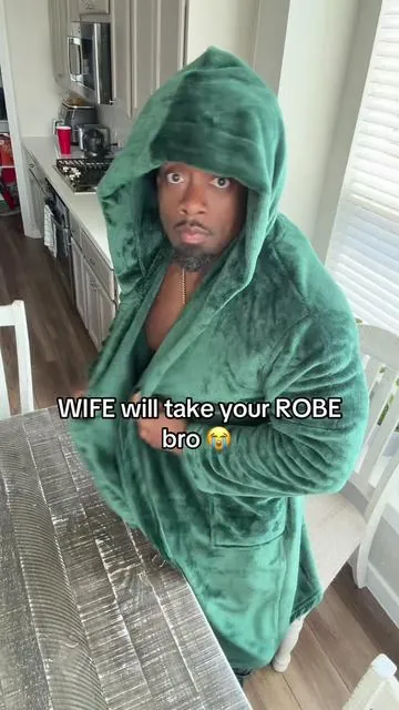 I’m telling you from experience bro! 🥹#robe #bathrobe #showertok #loungewear #husbandandwifecomedy 