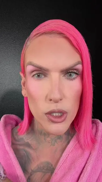The VIRAL Badi Lash mascara by @Kulfi Beauty is making waves on the #tiktokshop 👀 I LOVE this tubing formula! #makeup #jeffreestar #mascara #beautytok 