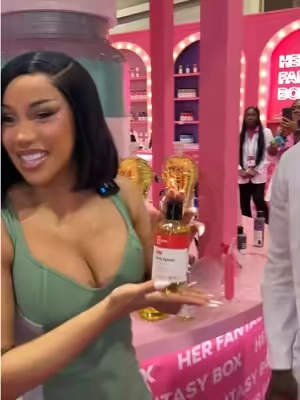 Cardi B loves these soo much. She left the main stage just to grab one #herfantasybox #bodyoil 