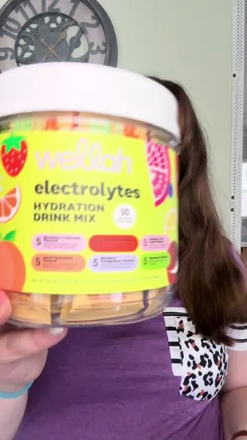 Six flavors. Zero chance of getting bored 😍✨ Wellah’s electrolyte mixes are made with coconut water powder and taste like they came straight from your favorite café menu. Hydration has never been this fun—or this delicious 🙌🏻🤍 