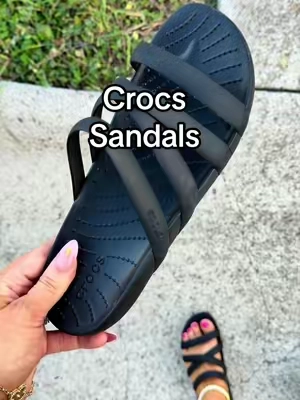Crocs splash strappy sandals 🖤 #crocs #crocssplashstrappysandals #tiktokshopcreatorpicks #tiktokshop #crocssuperbrandday 