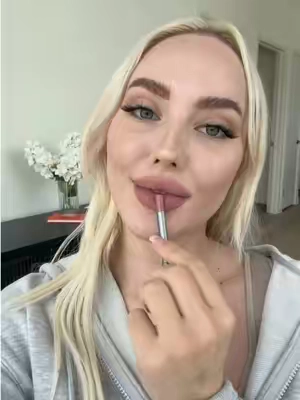 my favorite lip product of all time @Wonderskin  #cooltonedmakeup #lipliner #transferproof #tiktokmademebuyit 
