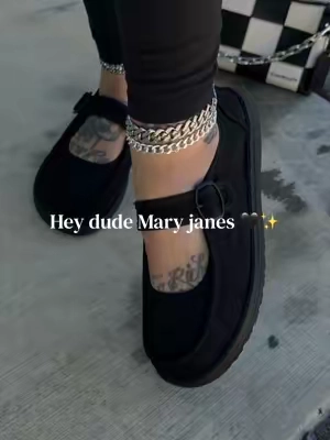 Soooo comfy the canvas is so flexible 🥰🖤 @HeyDude #heydudeshoes #altoutfits #altmom #maryjaneshoes #darkaesthetics 