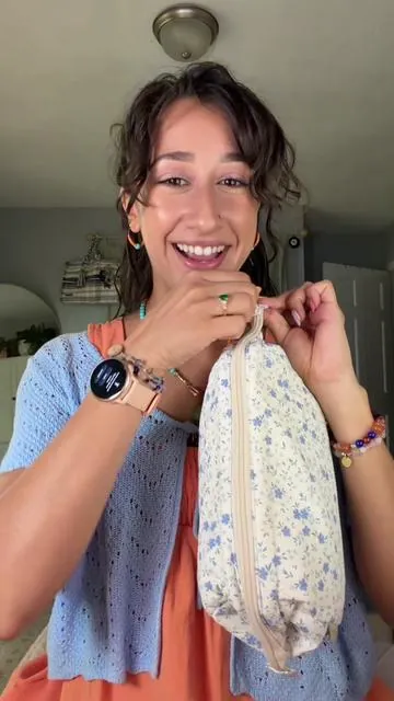 my favorite makeup bag on all time currently on sale for limited time only 🤍 #tiktokshopcreatorpicks #bagsmart #bagsmartbags #bagsmartspacesaver #makeupbag 