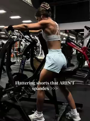 & also have 2 pockets ?? What could make them better 🤞🏼✨✨ #halara #halaraeveryday #shorts #cardio #spandex 