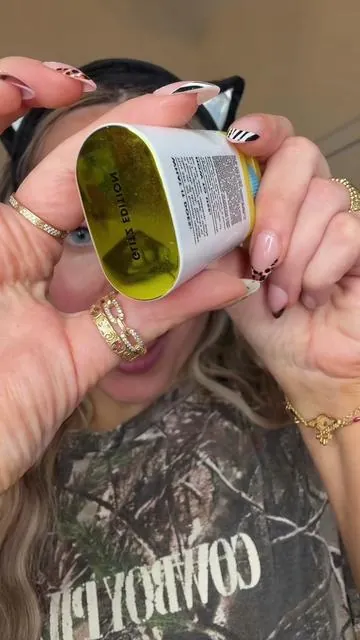 Now they really mean business when they say this is the last run 😂😂 @e.l.f. Cosmetics #invisistick #sunscreen #glitterspray #elfyeah #elfcosmetics 
