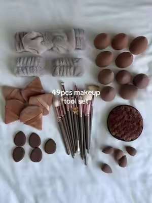 girly things 🤎 #makeupbrushes #makeuptools #makeup 