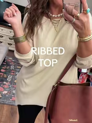 Love this lightweight ribbed top for leggings! #affordablefashion #OOTD #fashion 