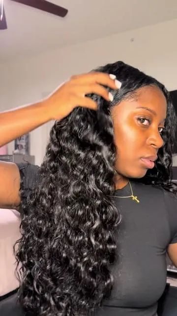 Literally put me on to something NEW @tinashehair @TINASHE 🩷🌸. #fyp #blackgirlmagic #hairinspo #vpartwig #beachcurly 