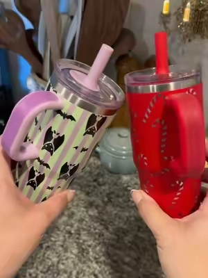 The cutest Halloween & Christmas toddler tumblers- and the pre season sale is too good! 👻🖤🎄 #toddlercup #toddlerfinds #christmastumbler #toddlertumbler #halloweentumbler 