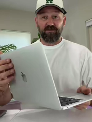 💻 Apple MacBook Air M1 – Refurbished Fast, lightweight, and built for work, school, or everyday use. Powered by the Apple M1 chip for smooth performance and all-day battery life. ✨ Refurbished & tested 🚚 Free shipping #MacBookAir #AppleDeals #LaptopDeals #TechTok #TikTokShop 