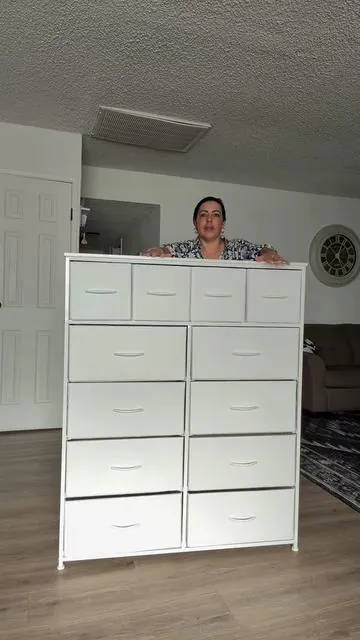 ¿Buscas una forma fácil de acabar con el desorden? ✨ Este gavetero de 12 cajones tiene el espacio perfecto para organizar ropa, accesorios, maquillaje, juguetes y mucho más. Su diseño moderno y compacto se adapta a cualquier habitación, clóset u oficina, ayudándote a mantener todo en orden. #gavetero #organizacion #homeorganization #tiktokshopfinds #homefinds
