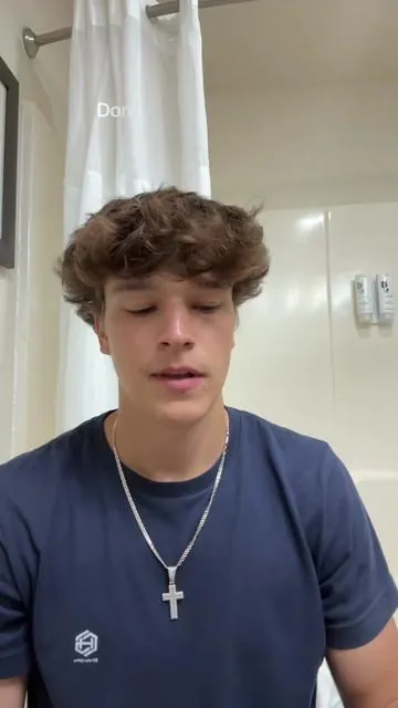 Don’t buy em I guess🤷‍♂️ #based #basedbodyworks #fluffyhair #flathair #blessed 