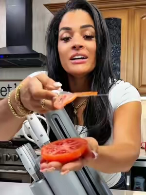 The sharpest knives I’ve ever own and now the Ninja Never Dull Knives are even better @Ninja Kitchen #ninjaneverdull #knives #kitchenware #tiktokshopcreatorpicks 