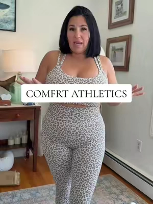 Replying to @britters90 I was so shocked that this sports bra actually fits my large chest!  #bra #sportsbra #brareview #comfrt #athleisure @Comfrt 