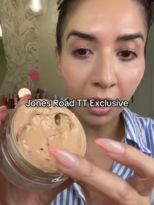 #jonesroad #whatthefoundation #miraclebalm #matureskinmakeup #hydratingfoundation 