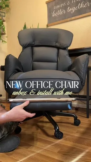 Oh man, did I need a new work from home office chair! I’m gonna show you mine in the next video, you won’t believe it😹stay tuned for full features video coming soon! I’m so in love with this chair and hubby is already trying to steal it to use as a gaming chair. He says “it’s seriously like a couch in a chair!” and I’d have to agree… Gifted by: @Dowinx  My work from home life is gonna be soooo much more comfy now!🙏🏻💕 #officechair #computerchair  #desksetup #homeoffice #wfh 