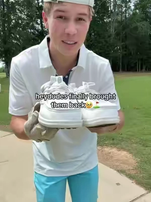 upgrade your golf outfit #foryoupage #fyp #heydude #golfshoes #golftok 
