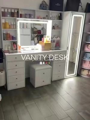 #vanity #vanitydesk #makeupvanity #vanitywithmirror 