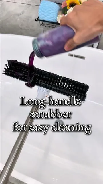 I was ready to return this scrubber… until I found out why 😳 My back is finally saved!#C#CleaningHacksB#BathroomCleaningH#HomeFindsC#CleaningToolsTikTokMadeMeBuyIt