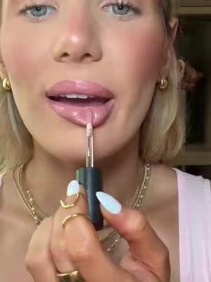 The most STUNNING everyday combo😍 Hoping she stays in stock this time🤞🏼@M.A.C Cosmetics Store #TTSNationalLipstickDay #lipcombo #TikTokShopCosmetics #TTSBeautyBesties #SummerTurnUp 